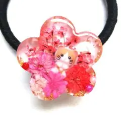 ヘアゴム レジン お花型 お花畑からひょっこり猫ちゃん ピンクベージュマーブル