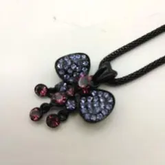 蝶デザイン ネックレス 黒 メッシュチェーン　タンザナイト系