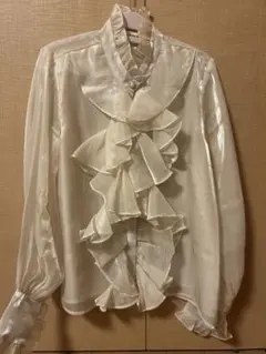 アイボリー フリル付き長袖ブラウス