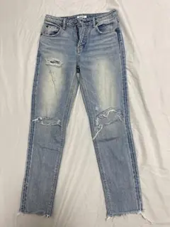 SLY JEANS ダメージ加工ライトブルーデニム