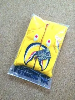 APE カラーシャークパーカー　Sサイズ