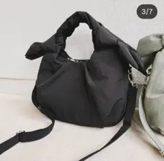 未使用☆完売　しまむら　シーズンリーズン　軽量　リボンショルダーバッグ　黒のサムネイル