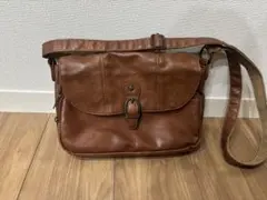 ブラウンレザーショルダーバッグ