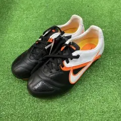 【新品】ナイキ ジュニア サッカースパイク　21.5cm