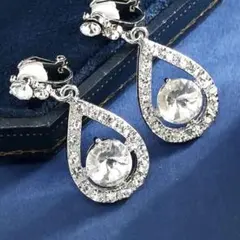 ラインストーンイヤリング揺れるビジューイヤリングジルコニアイヤリングW大ぶりWW