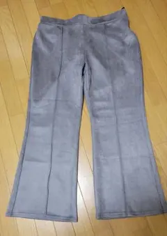 グレー ベロア風フレアパンツ 大きいサイズ　4L