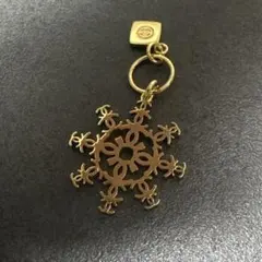 CHANEL 雪の結晶チャーム