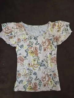 花柄Tシャツのサムネイル