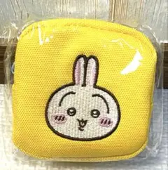 ちいかわ カラビナ付き 刺繍スクエアミニポーチ　うさぎ
