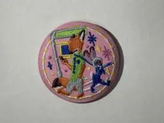 ディズニー　刺繍缶バッジ　ズートピア　ニック　ジュディー　ビスケット①