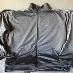 adidas グレー ジップアップジャージ