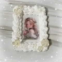 【61】硬質トレカケース　B8 ホイップデコ　ハンドメイド　推し活　白