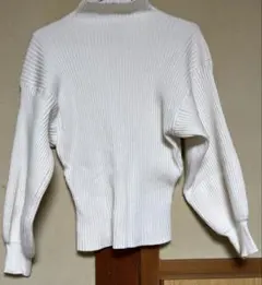 タートルネックニット　美品　サイズMサイズ