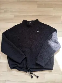 Nike ボアトレーナー　黒　レディース