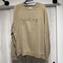 GUESS ブラウン刺繍ロゴトレーナー