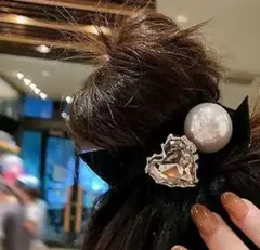 ブラック シュシュ サテン ヘアゴム パール クリスタル パーティー おしゃれ