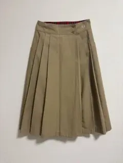 FRED PERRY ベージュ タイトスカート D36 - メルカリ