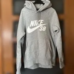NIKE SB グレー フード付きパーカー