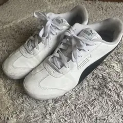 pumaスニーカー