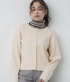 金ボタンニットカーディガン