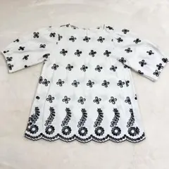 DoCLASSE ドゥクラッセ 花柄刺繍ブラウス 白×黒 五分袖
