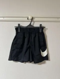 Nike 黒 ショートパンツ