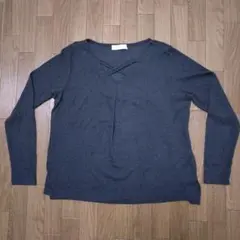 再値下げました。CECiL McBEE ダークグレー Vネック長袖Tシャツ