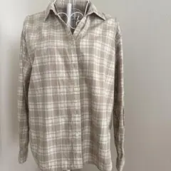 UNIQLO ベージュ系チェック柄長袖シャツ