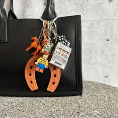 バッグチャーム　じゃらじゃらキーホルダー　キーホルダー　カラビナ　馬蹄