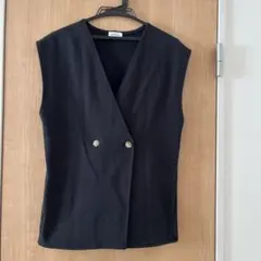 黒 ダブルボタン ノースリーブ　ジレ　ベスト