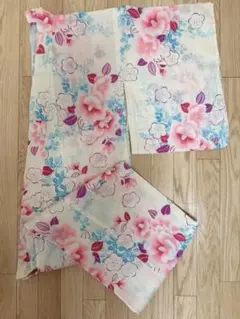 値下げ 美品 綿麻で涼しい　金彩 上品な浴衣 レディース 花柄 淡色