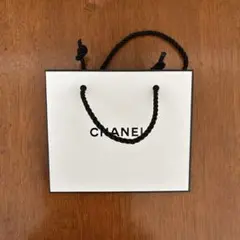 CHANEL ホワイト紙袋　12×14×5
