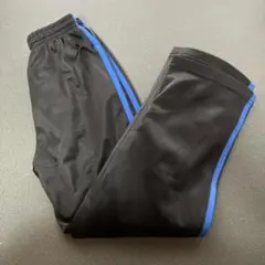 【匿名発送】　140サイズ 黒青ストライプジャージ　裏起毛