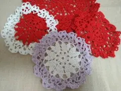 ハンドメイド ドイリー 花模様 かぎ針編み 4枚セット 赤、白、紫
