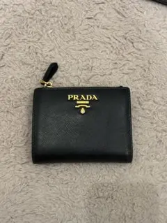 PRADA 二つ折り財布