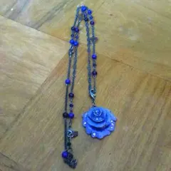 ANNA SUI 薔薇のネックレス 箱付き