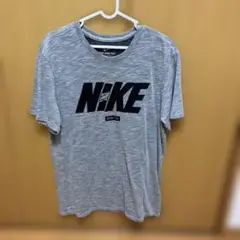 NIKE Tシャツ