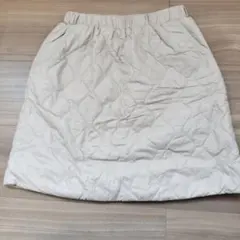 美品UNIQLO 裏地温かキルティングスカート 140 ベージュ