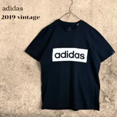 【立体ロゴ】アディダス ボックスロゴ Tシャツ 黒 半袖 スポーツ ストリートのサムネイル