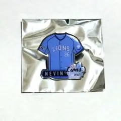 【#26 ネビン】ライオンズ サマーブルーユニフォーム型ピンバッチ