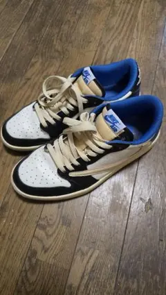 Nike Air Jordan 1 × Travis × フラグメント