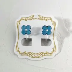 青いお花のノンホールピアス