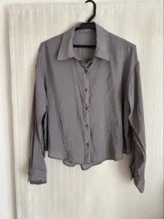 JUNOAH グレー しわ加工 長袖シャツ