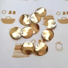 ウェーブラウンドチャーム.ゴールド