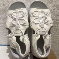 ナイキ エアマックス ココ サンダル SE プラチナム グレー シルバー 24
