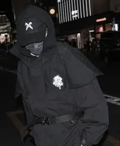 新品　タグ付き　LUDI ブラック ナイロンジャケット フード付きM