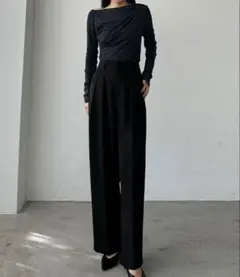 【新品未使用タグ付き】Louere ツータックスラックス　ブラック