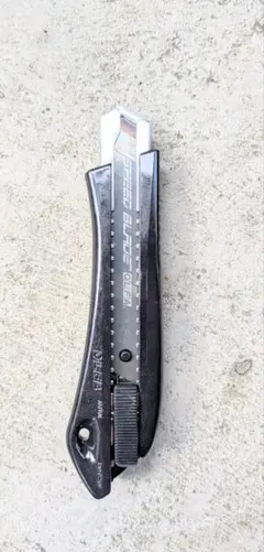OLFA 限定 カッターナイフ 漆黒スピードブレイド(未使用品)☆パッケージ無しのサムネイル