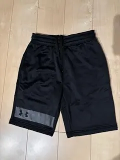 Under Armour 黒 ショートパンツ MD
