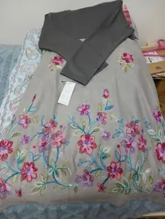 新品　スエード調切り替え　豪華刺しゅう付き　チュニックワンピースM~L茶色